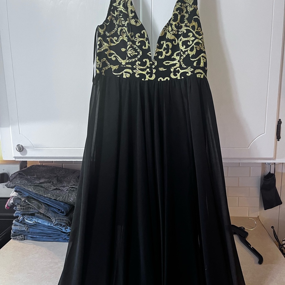 Elegant Black and Gold Evening Gown